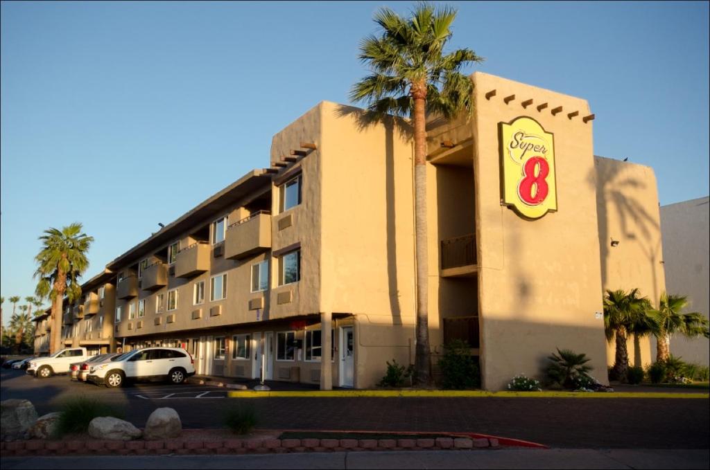 Super 8 by Wyndham Las Vegas North Strip/Fremont St. Area Main image 2